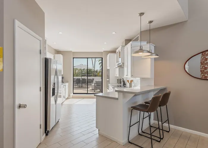 Lyra - Dual Retreat - In Old Town Scottsdale