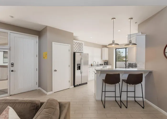 Lyra - Dual Retreat - In Old Town Scottsdale
