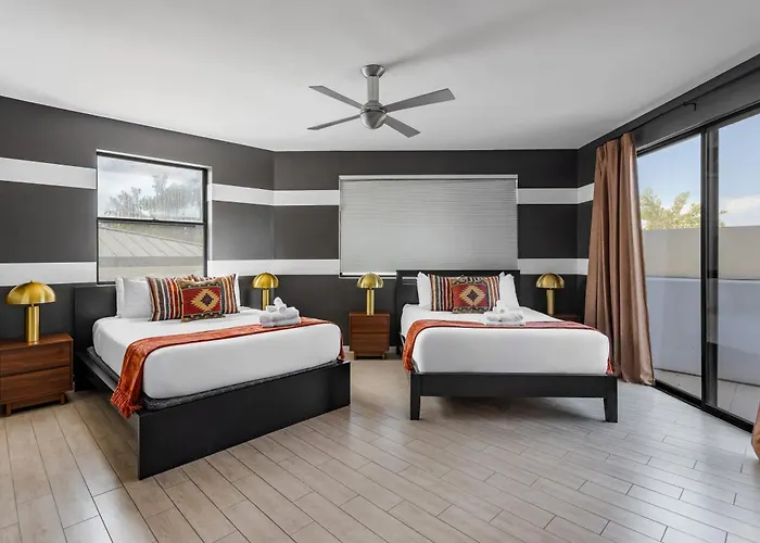 Lyra - Dual Retreat - In Old Town Scottsdale
