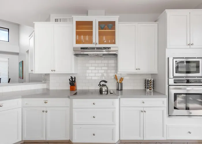 Lyra - Dual Retreat - In Old Town