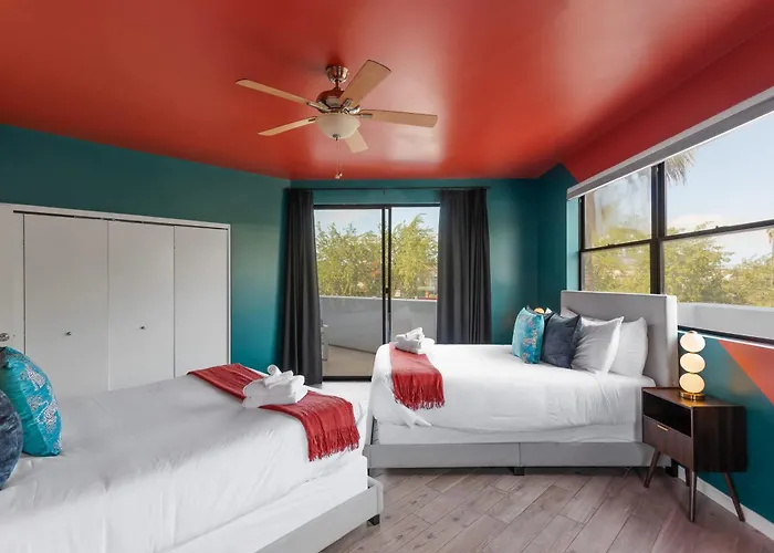 Lyra - Dual Retreat - In Old Town